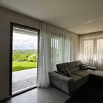 דירה Gamma Es Jakuzzi מישקולץ