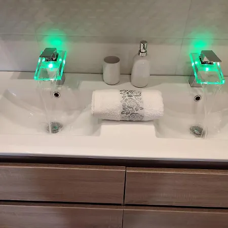 Gamma Es Jakuzzi Daire Miskolc