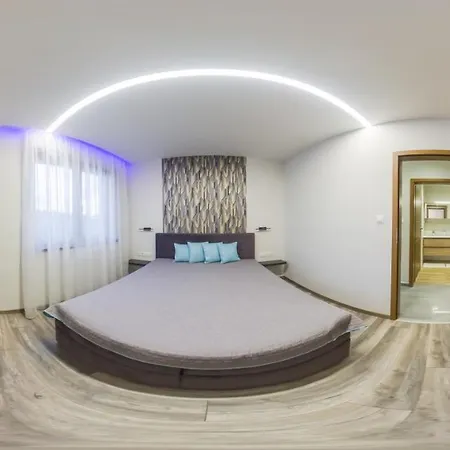 Gamma Es Jakuzzi * 米什科尔茨