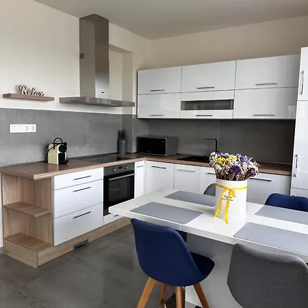 Gamma Es Jakuzzi 米什科尔茨